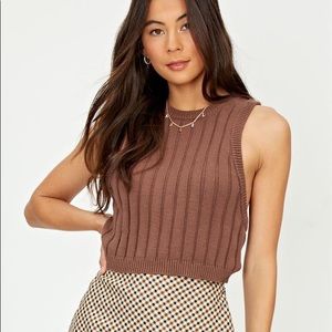 Cropped Wide Rib Knit Vest